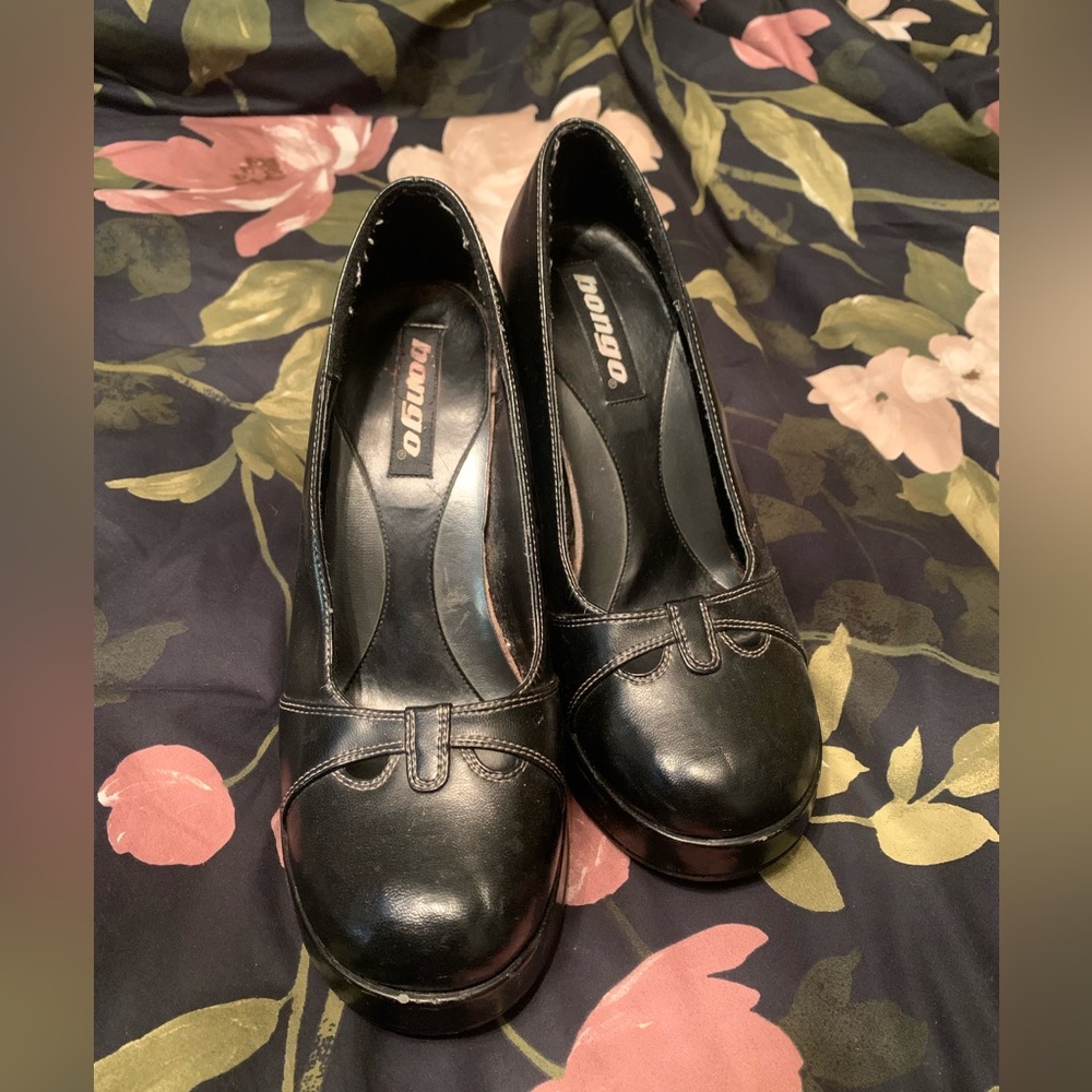 Bongo ‘Cinderella’ Black Vegan Leather Round Toe Chunky 4” Heels 90s Y2K